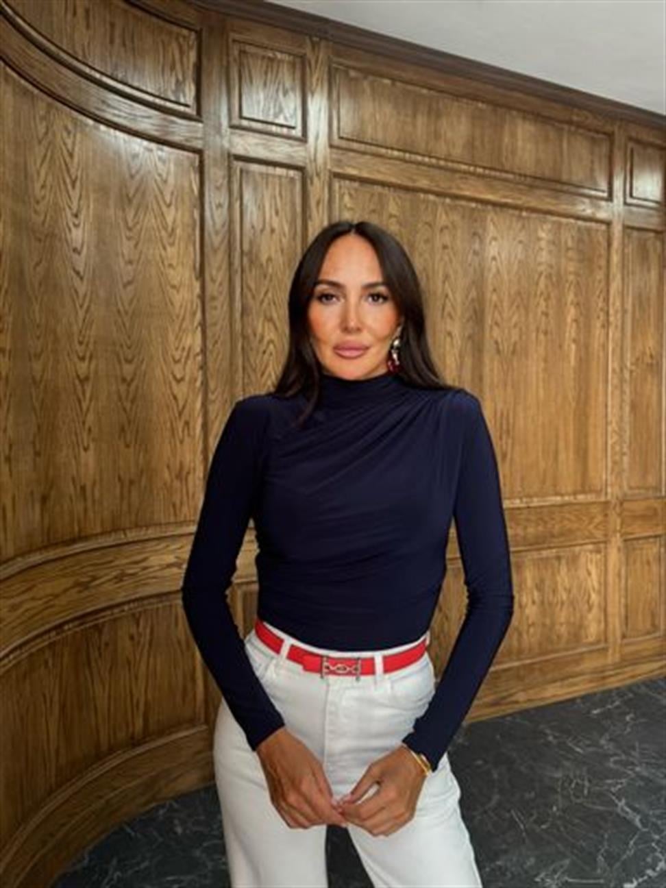 Lacivert Omuz ve Bel Pile Bluz