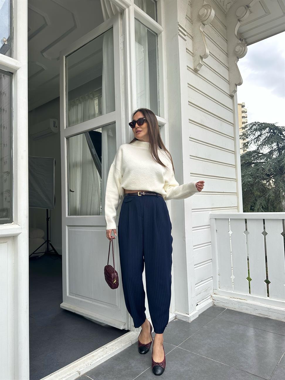 Lacivert Paça Detay Kumaş Pantolon