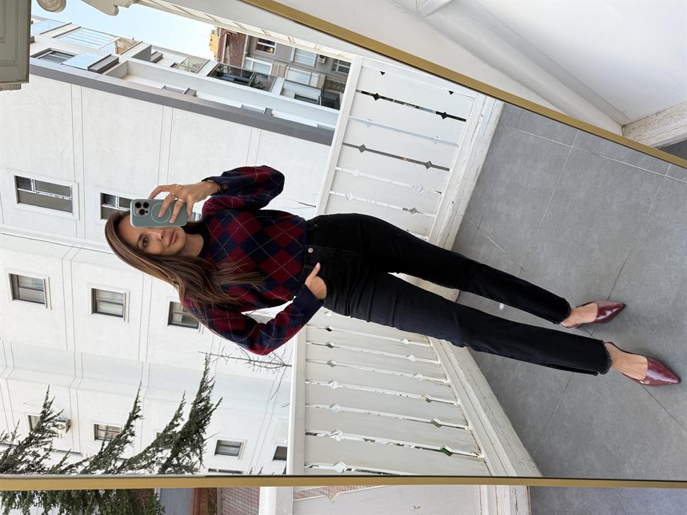 Lacivert Paçası Püsküllü ve Yırtmaçlı Jean Pantolon