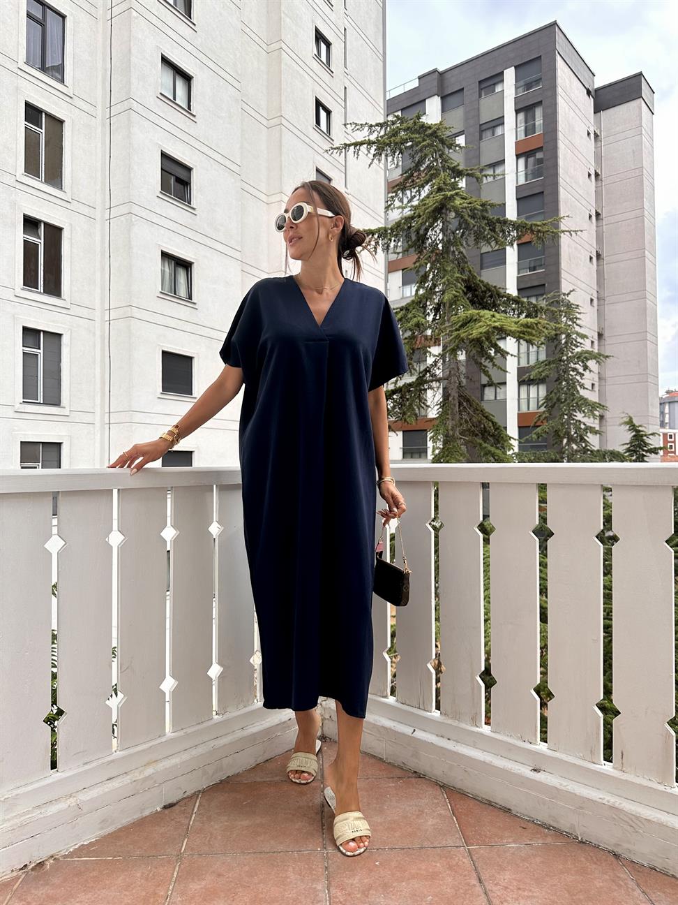 Lacivert V Yaka Basic Elbise