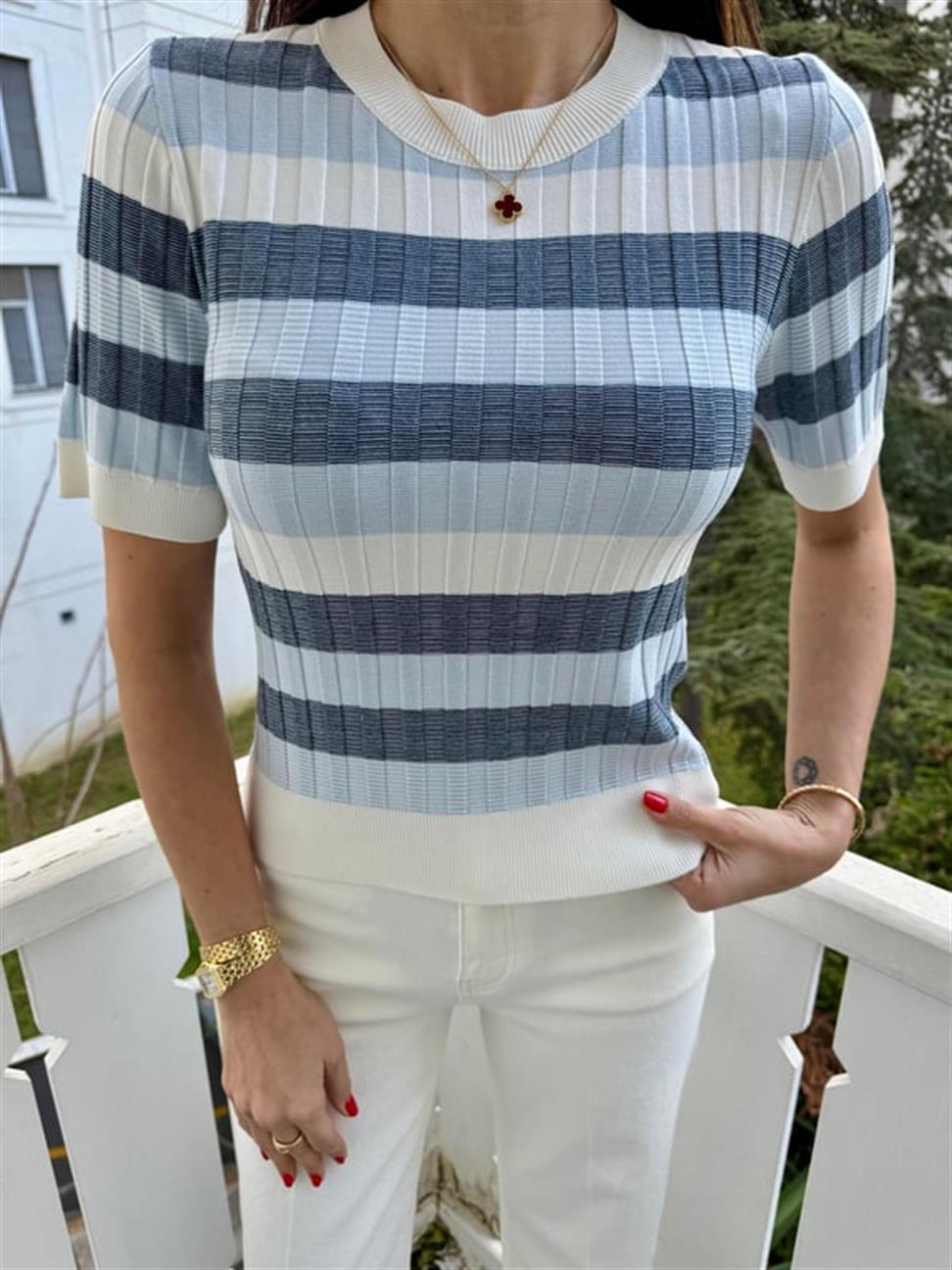 Mavi Bisiklet Yaka Çizgili Yumuşak Dokulu Triko Bluz