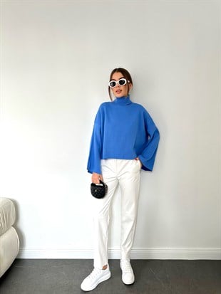 Mavi Boğazlı İspanyol Kol Salaş Triko Kazak