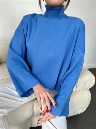 Mavi Boğazlı İspanyol Kol Salaş Triko Kazak