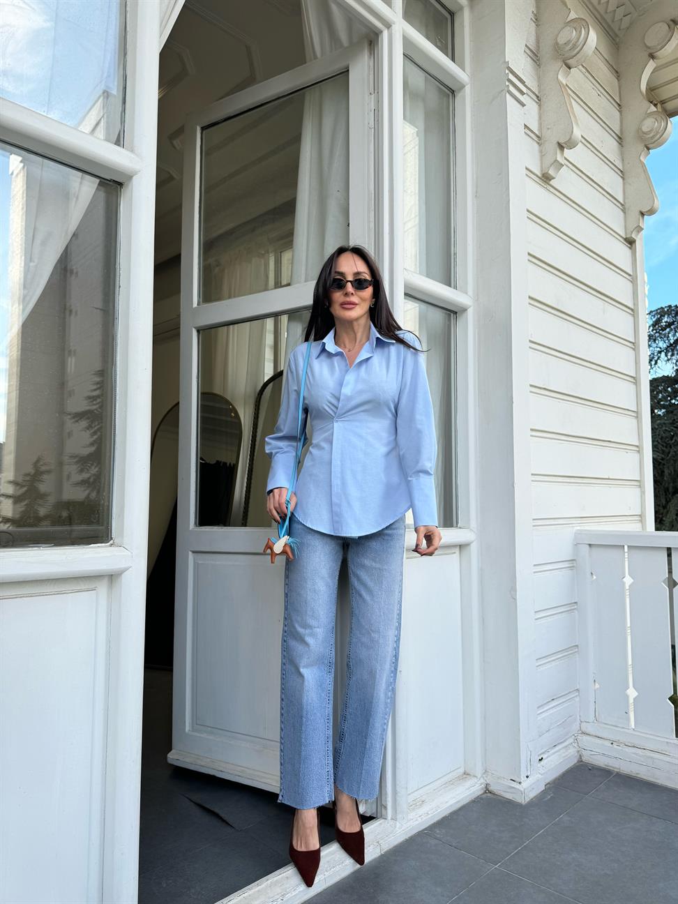 Mavi Büzgü Detaylı Gömlek