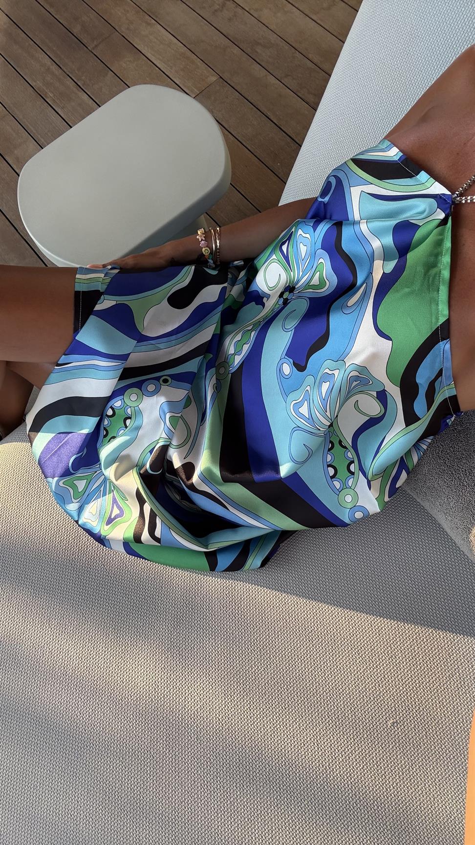 Mavi Desenli Boyundan Bağlamalı Elbise