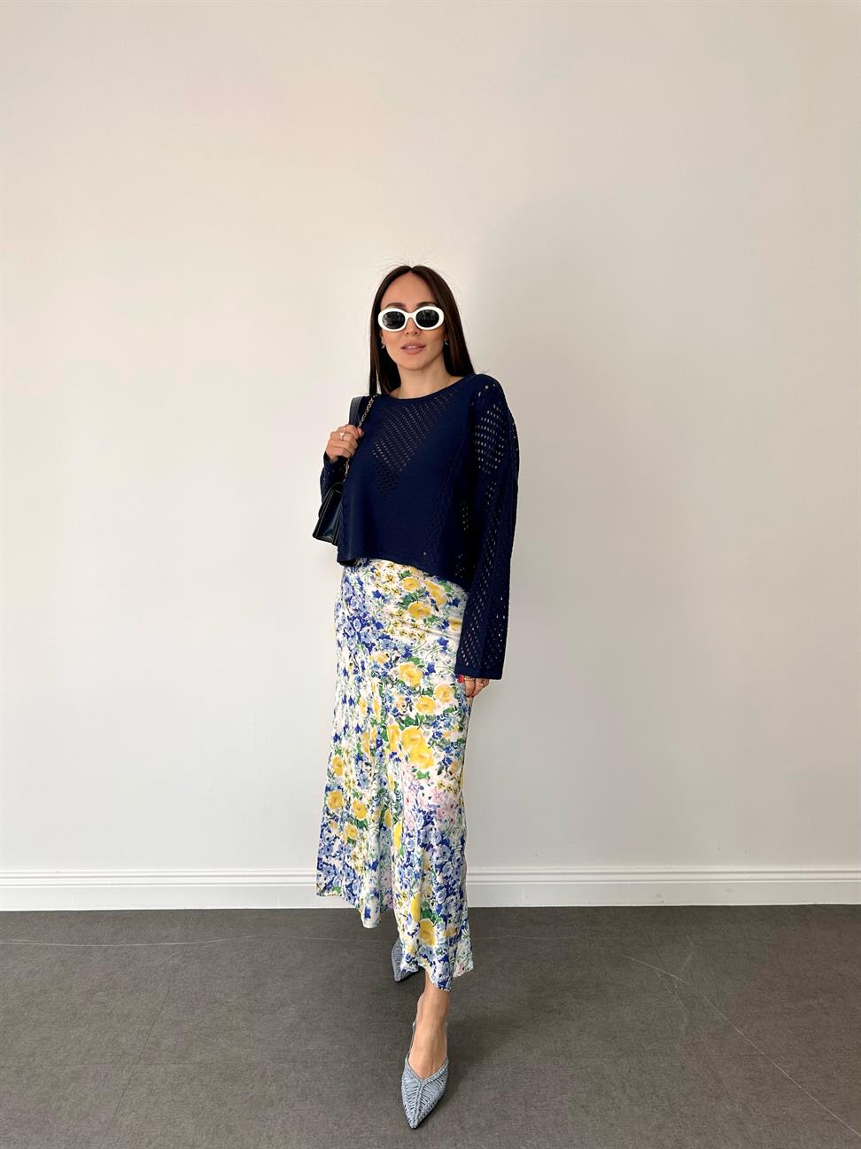 Mavi Flowers Uzun Saten Etek