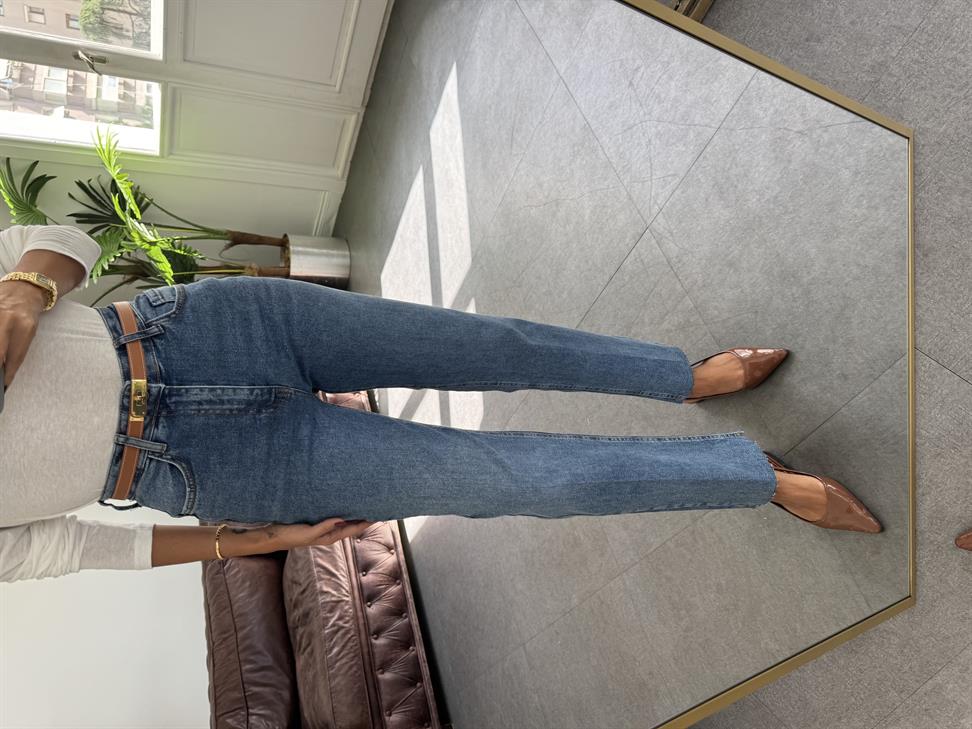 Mavi Paçası Lazer Kesimli Jean Pantolon