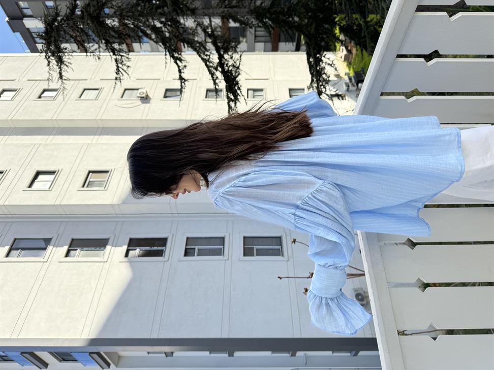 Mavi Pileli Volan Kollu Gömlek