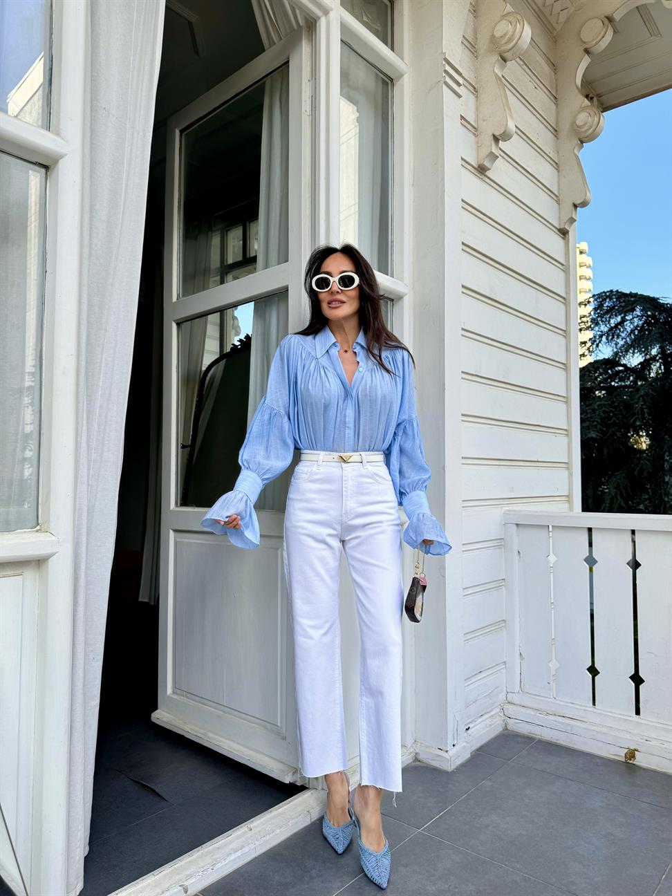 Mavi Pileli Volan Kollu Gömlek