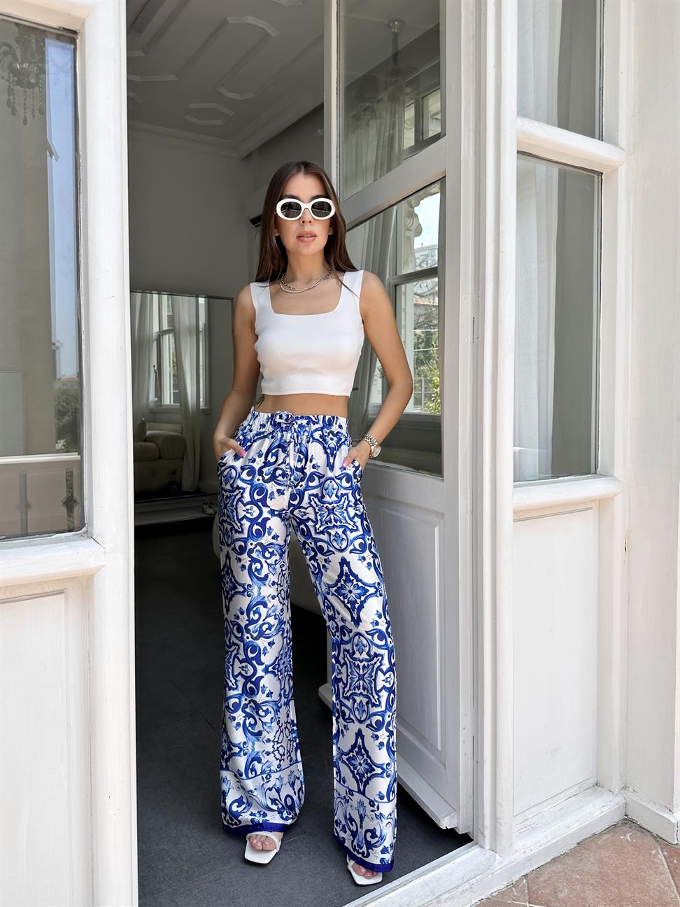 Mavi Saten Kumaş Bol Paça Pantolon