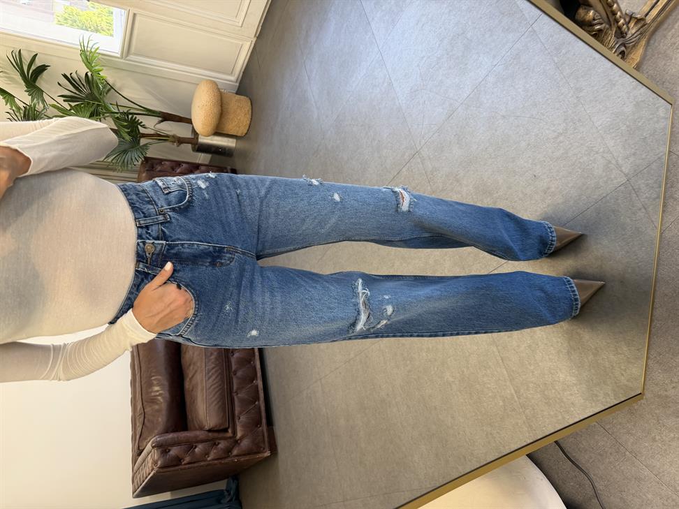 Mavi Yırtık Kot Pantolon