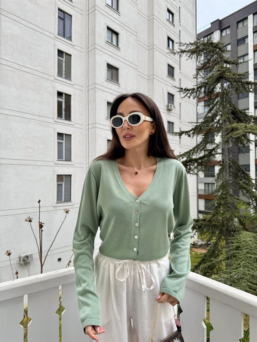 Mint Yeşil 9 Düğmeli Hırka