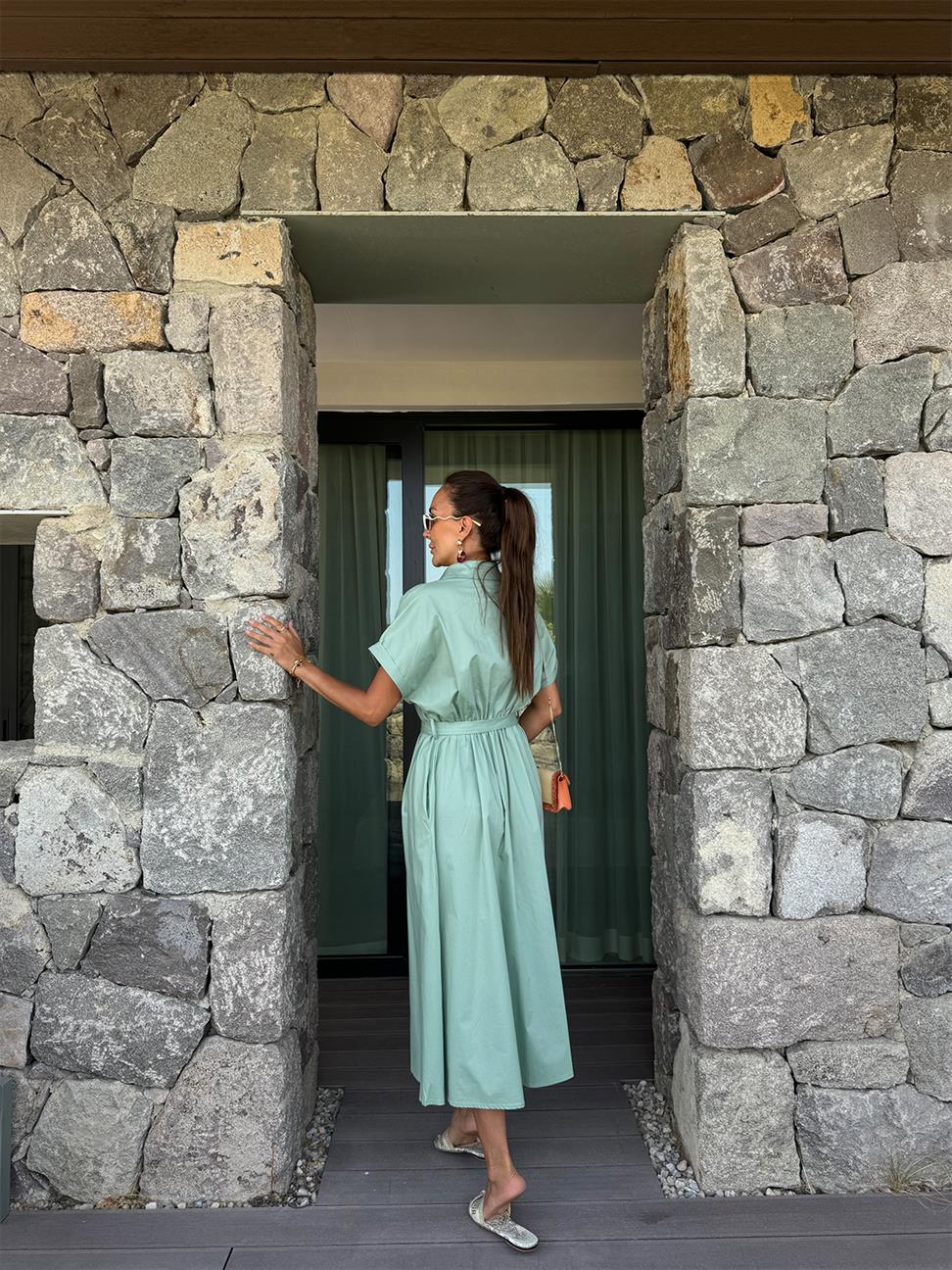 Mint Yeşil Gömlek Yaka Kemerli Midi Boy Elbise