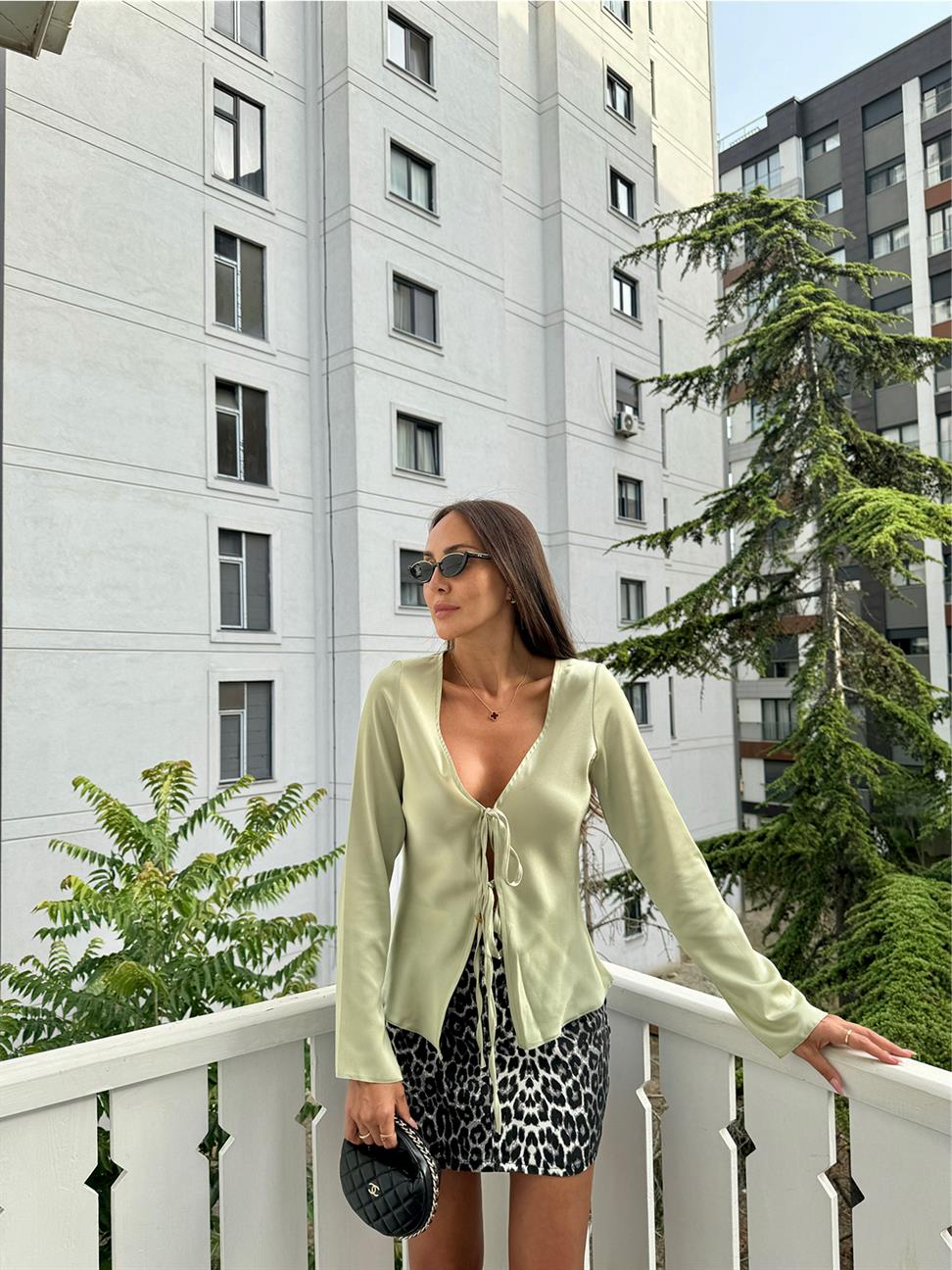 Mint Yeşil Saten Bağlamalı Bluz