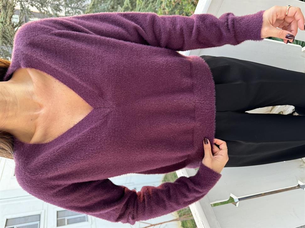 Mor V Yakalı Yumoş Kazak