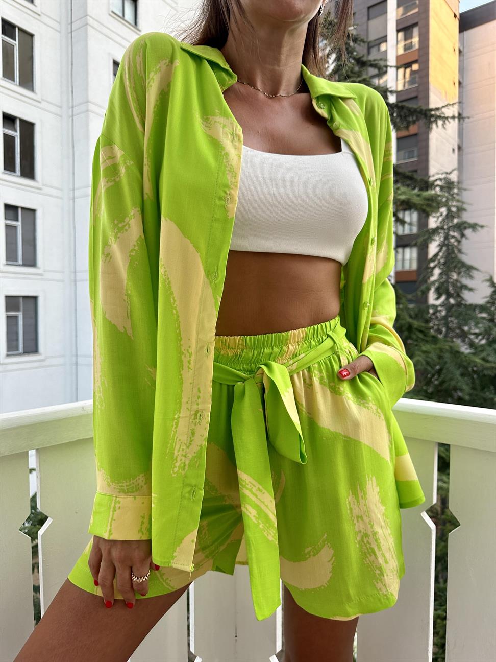 Neon Yeşil Şortlu Kadın Takım