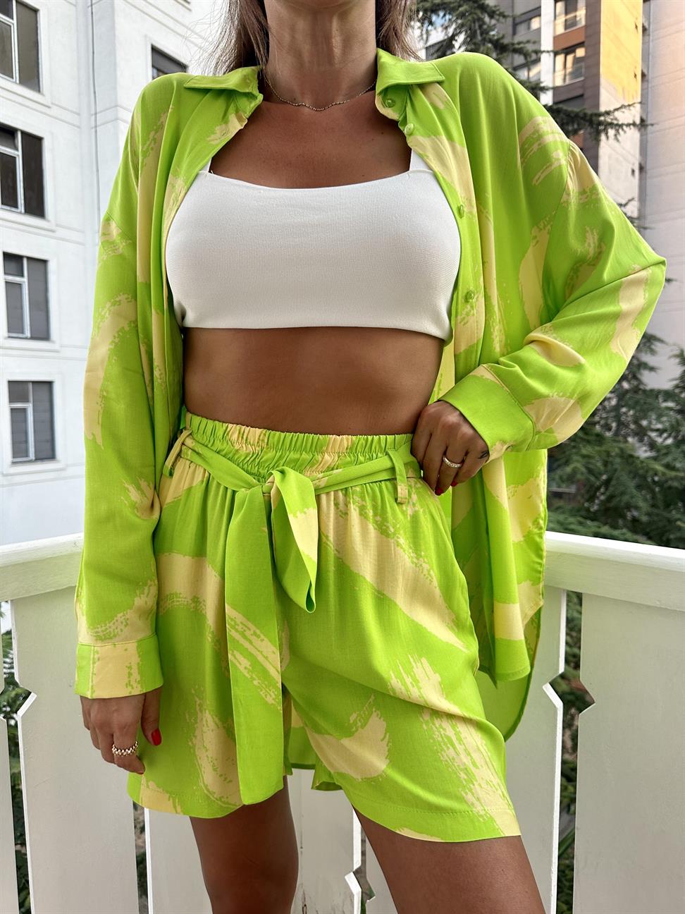 Neon Yeşil Şortlu Kadın Takım