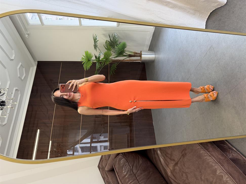 Oranj Aksesuar Detaylı Yırtmaçlı Triko Elbise