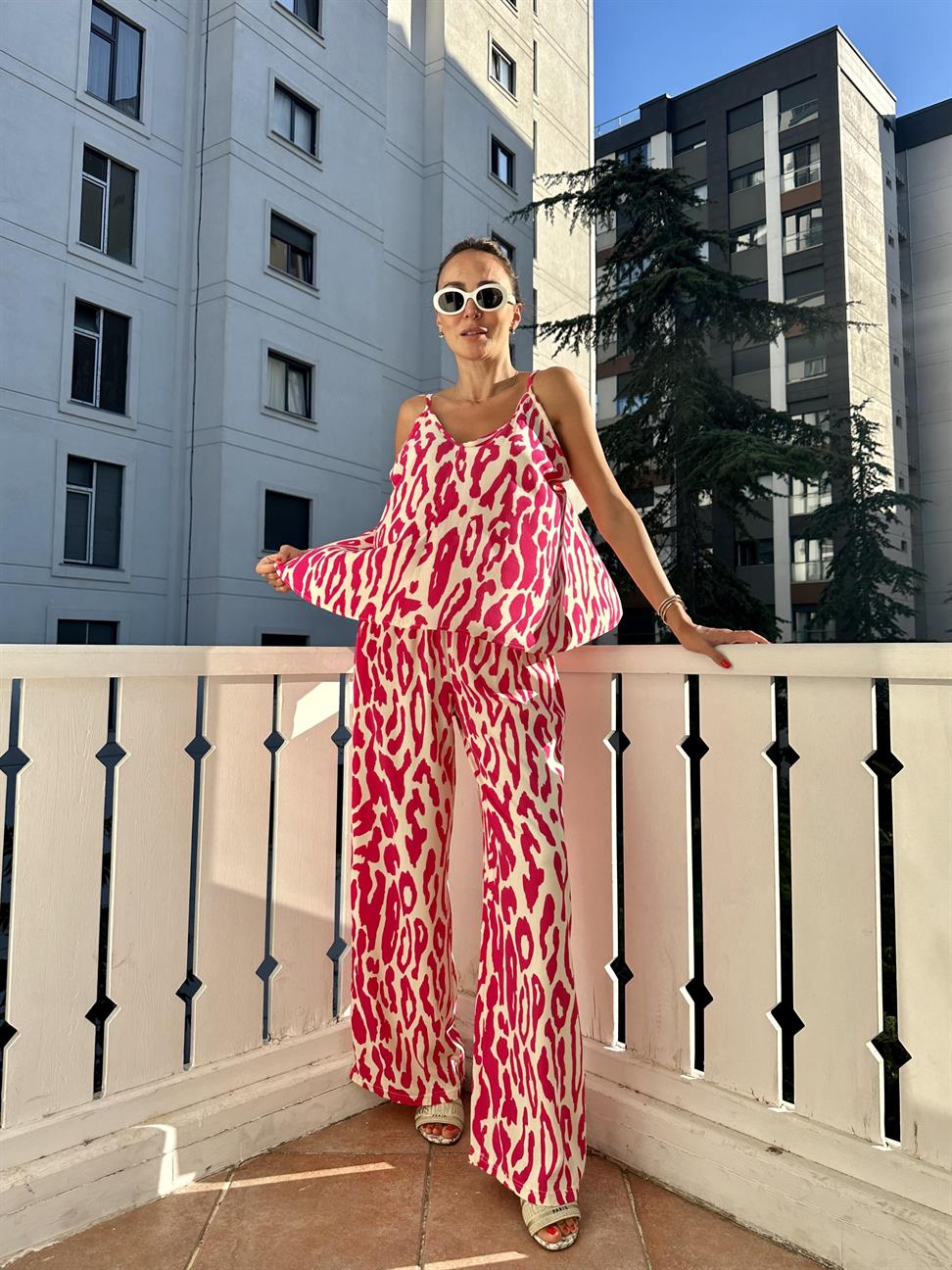 Pembe Büstiyerli Kadın Takım