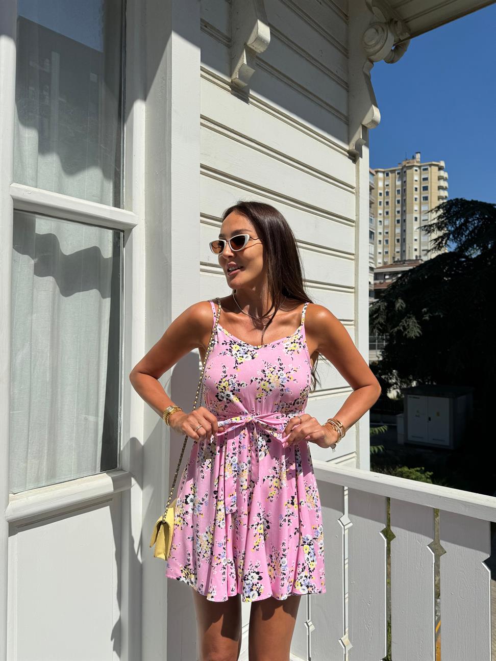Pembe Çiçekli Kuşaklı Mini Elbise