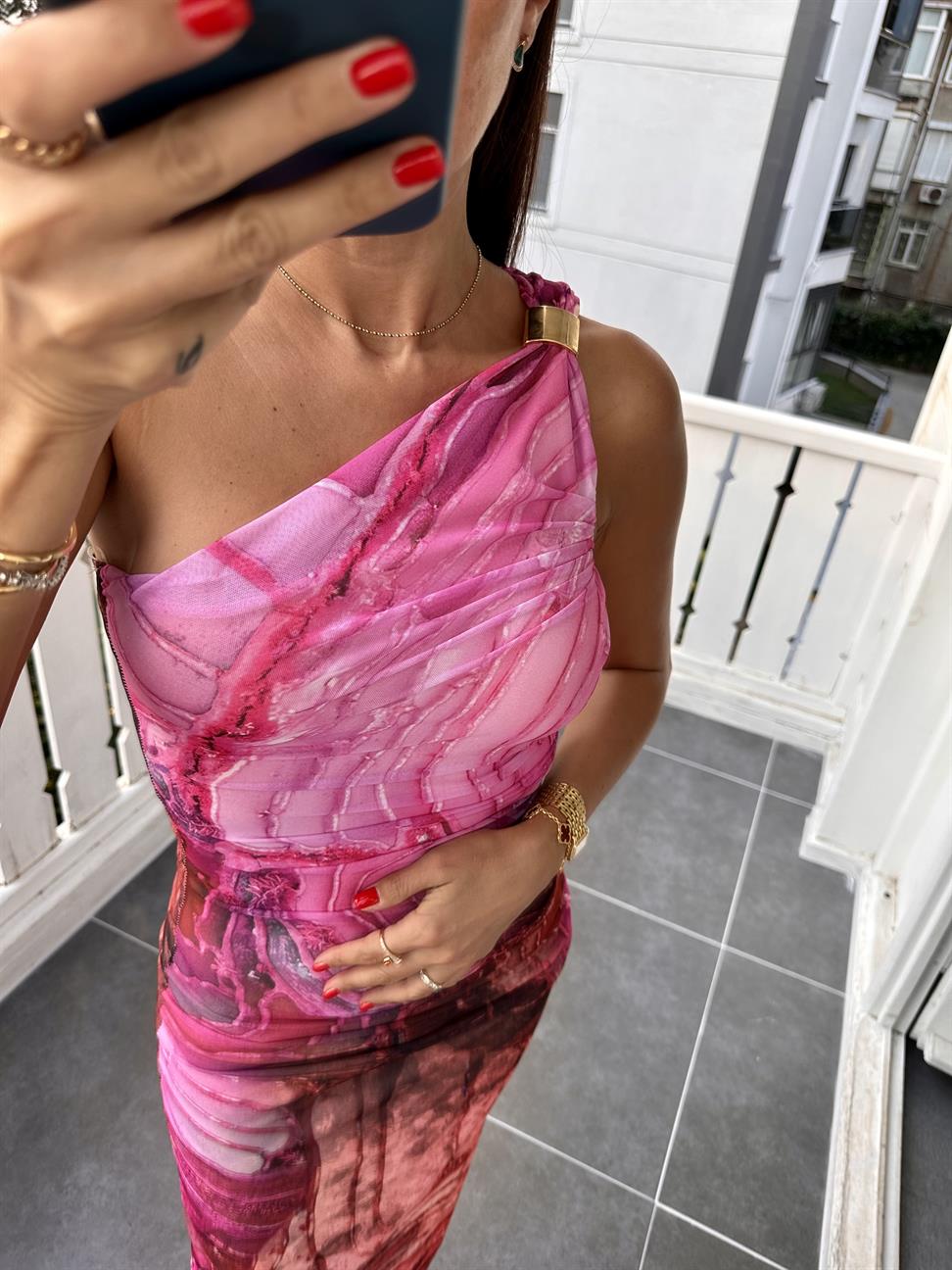 Pembe Drapeli Tek Omuz Desenli Elbise