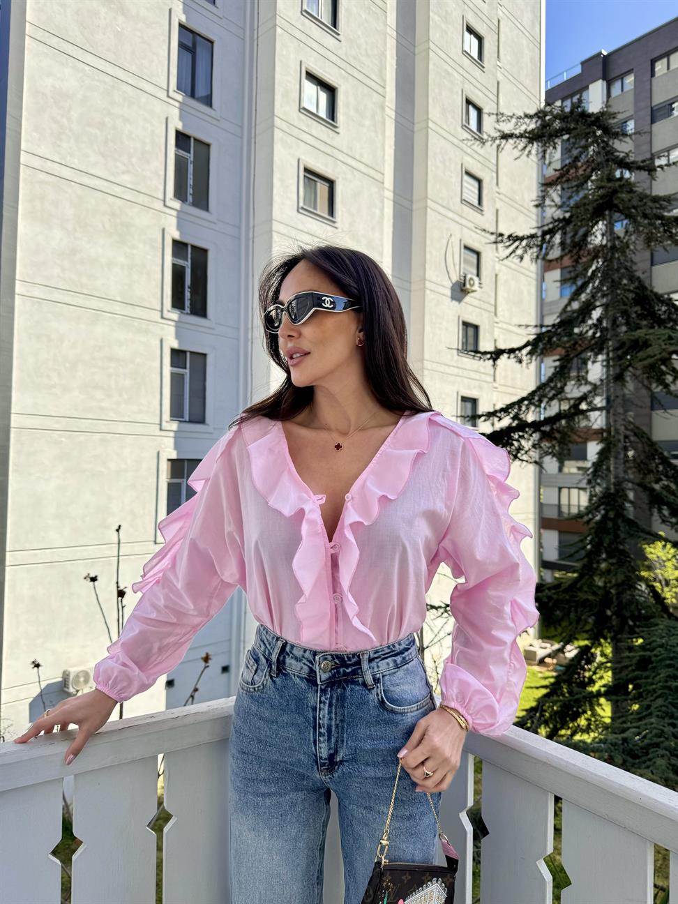 Pembe Fırfırlı Gömlek