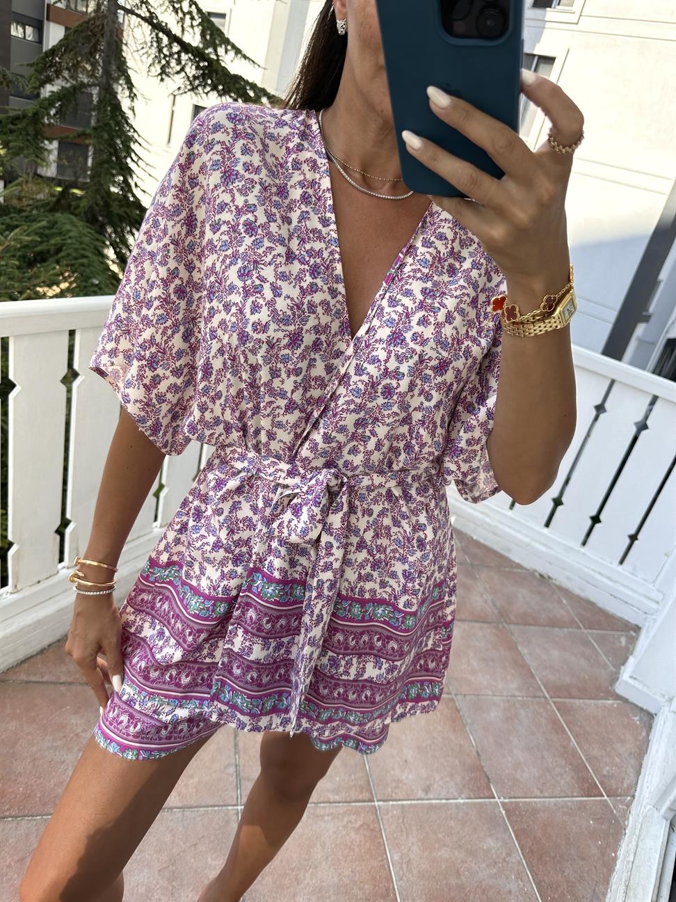 Pembe Kuşaklı Kadın Takım