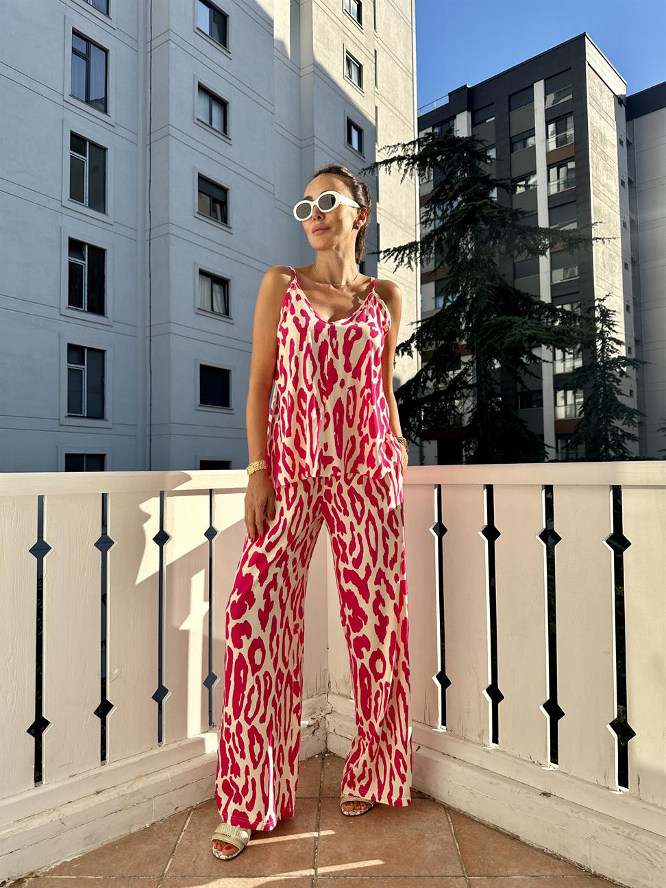 Pembe Leopar Kadın Takım