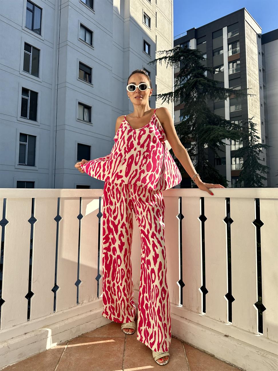 Pembe Leopar Kadın Takım