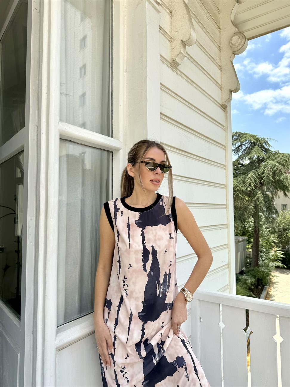 Pembe Nude Karışık Desen Kolsuz Elbise