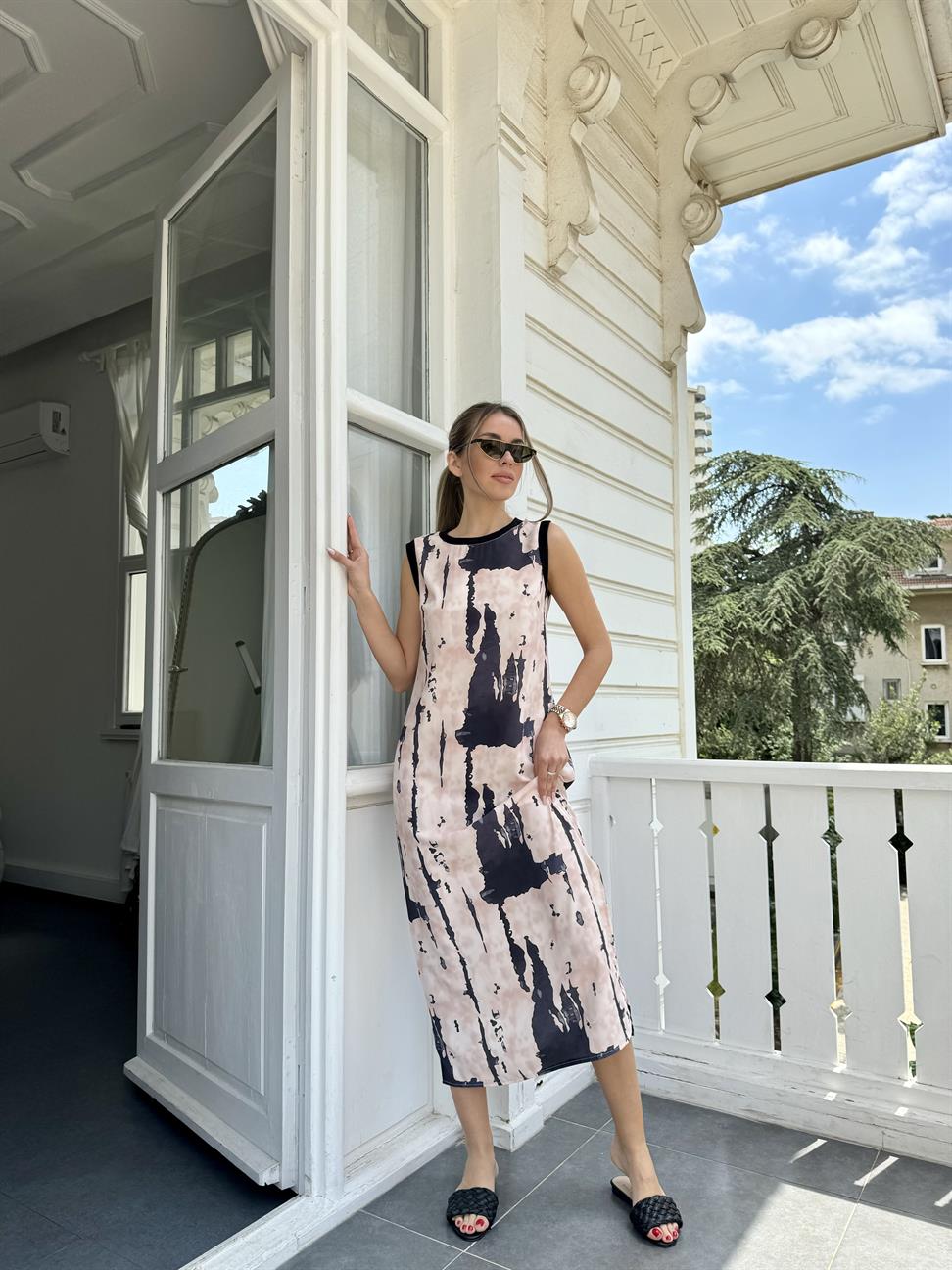 Pembe Nude Karışık Desen Kolsuz Elbise