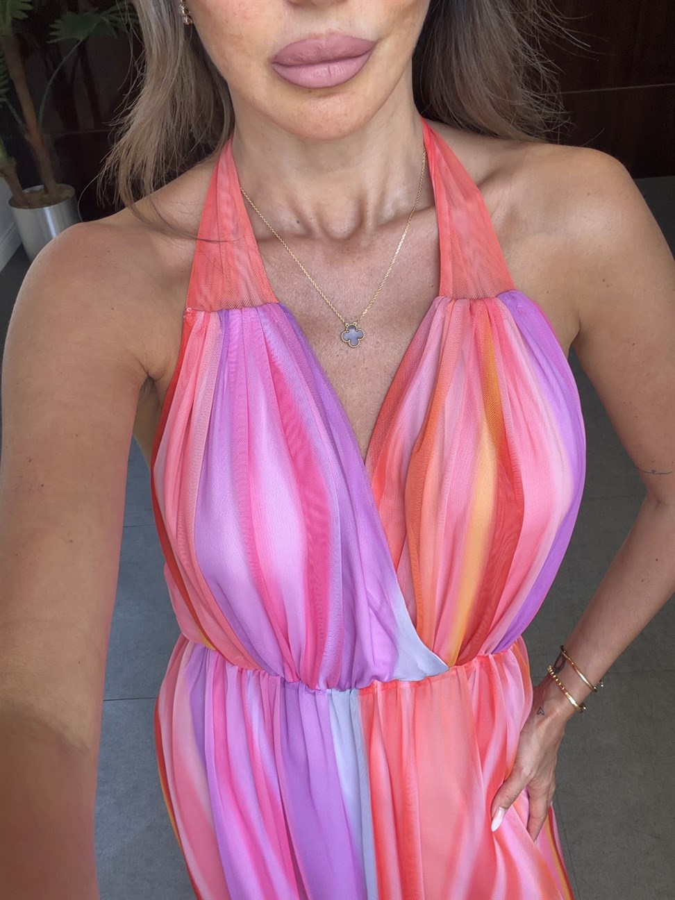 Pembe Rainbow Sırt Açık Uzun Elbise