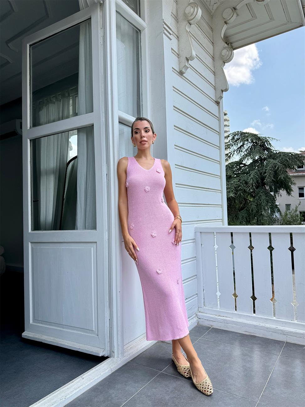 Pembe Triko Çiçek Motifli Elbise