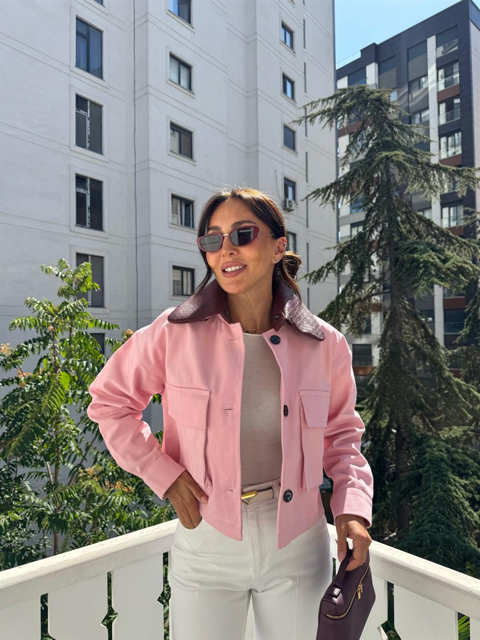 Pembe Yakası Derili Gabardin Ceket