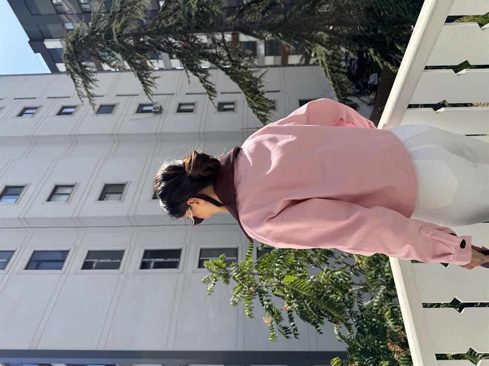 Pembe Yakası Derili Gabardin Ceket
