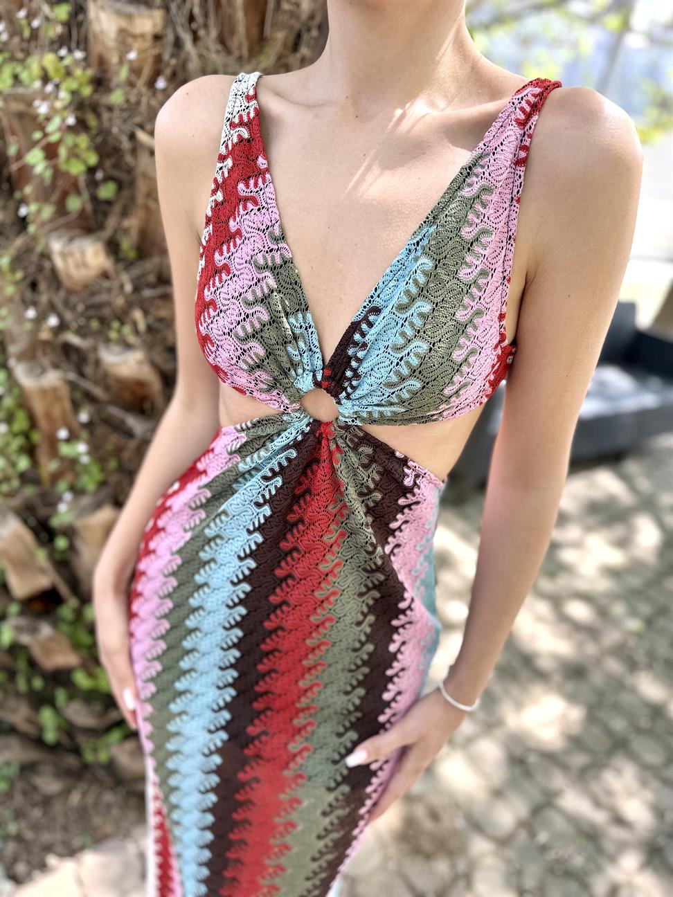 Renkli Astarlı Yanları Dekolte Detaylı Elbise