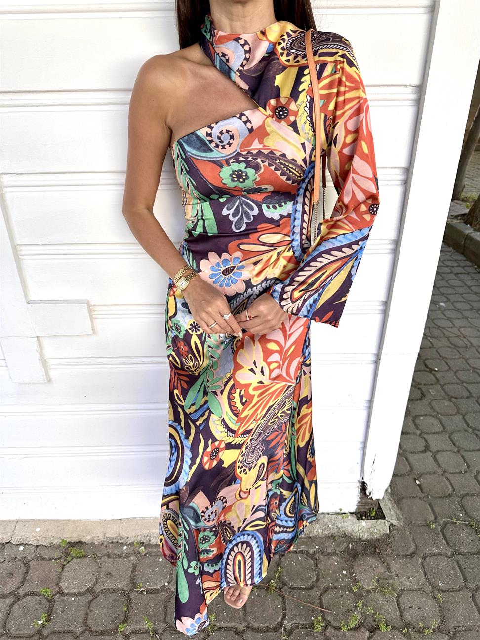 Renkli Tek Omuz Saten Elbise