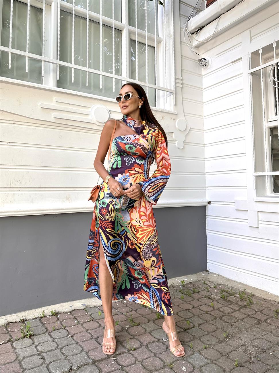 Renkli Tek Omuz Saten Elbise