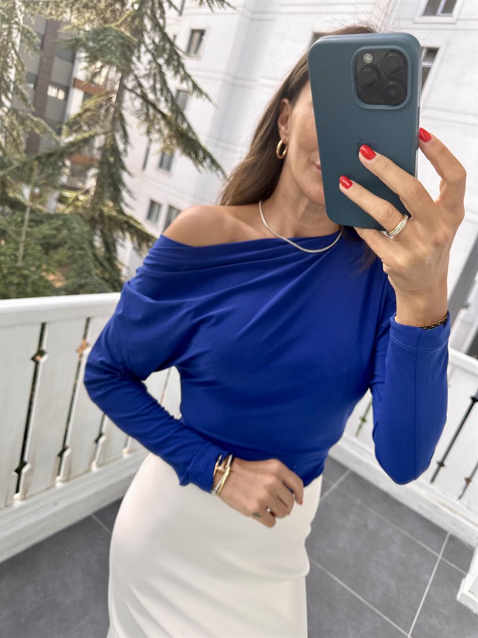 Saks Mavi Omzu Pileli Bluz