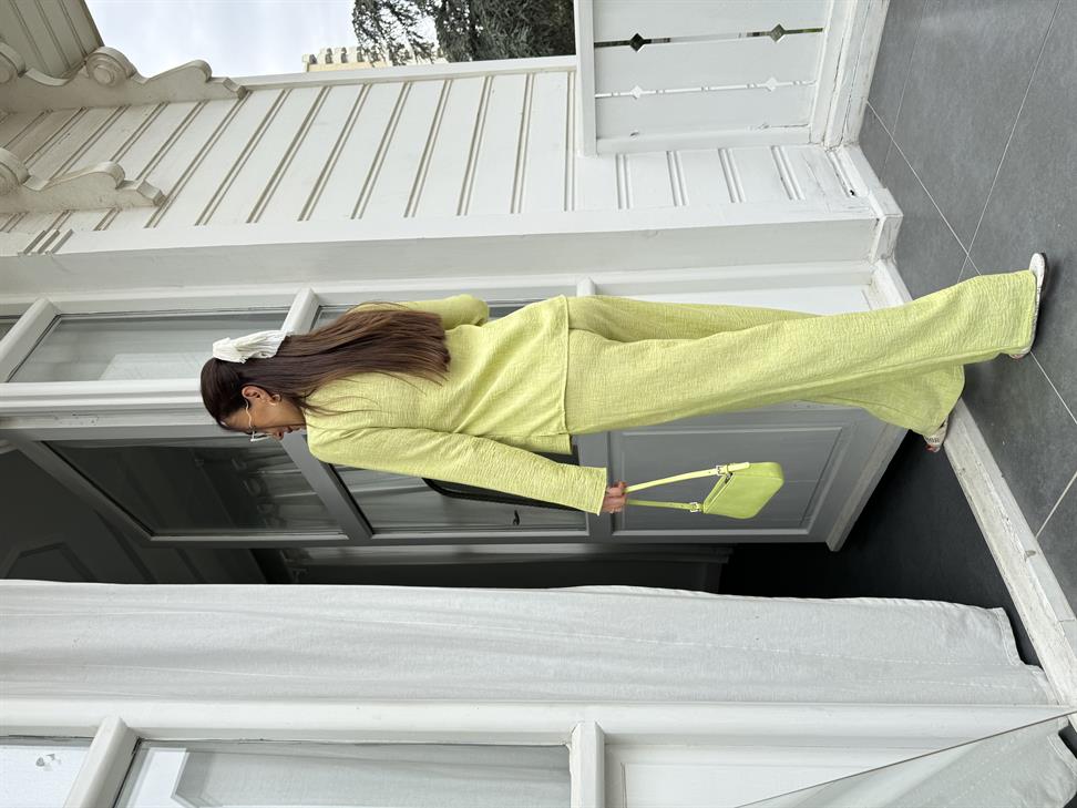 Sarı Bağlamalı Gömlek Takım