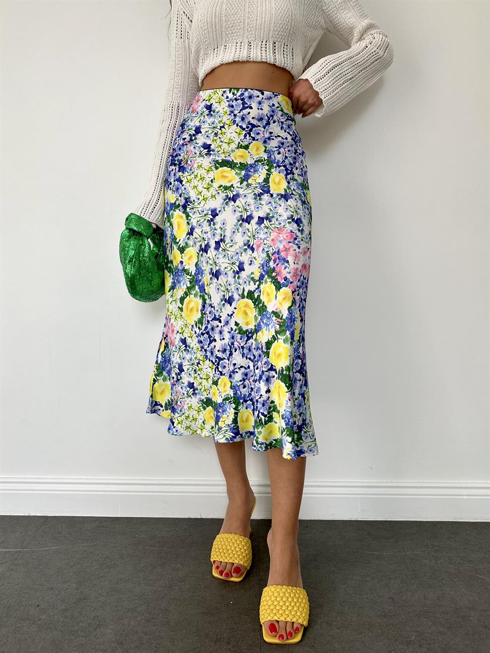 Sarı Çiçek Desen Saten Etek