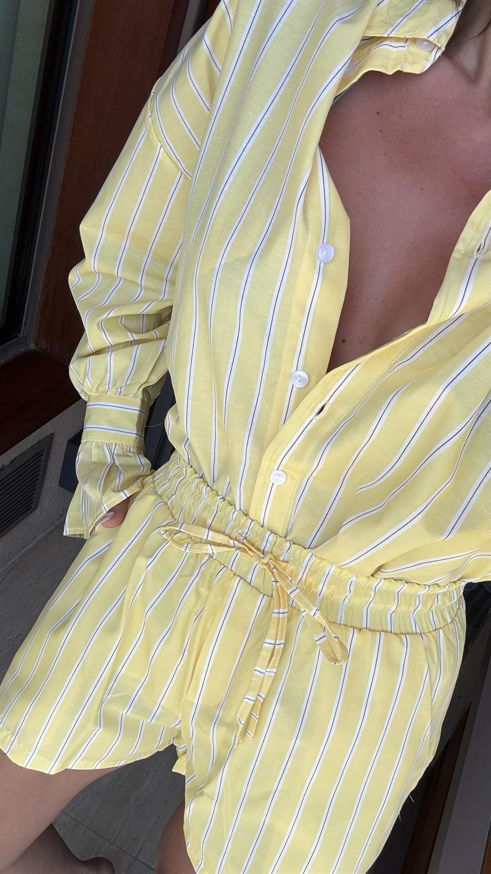 Sarı Çizgili Fırfır Detaylı Şortlu Takım