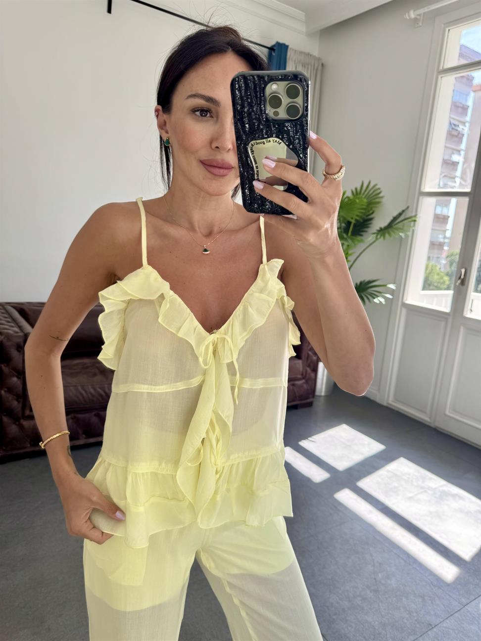 Sarı Fırfırlı Bluz Pantolon Takım