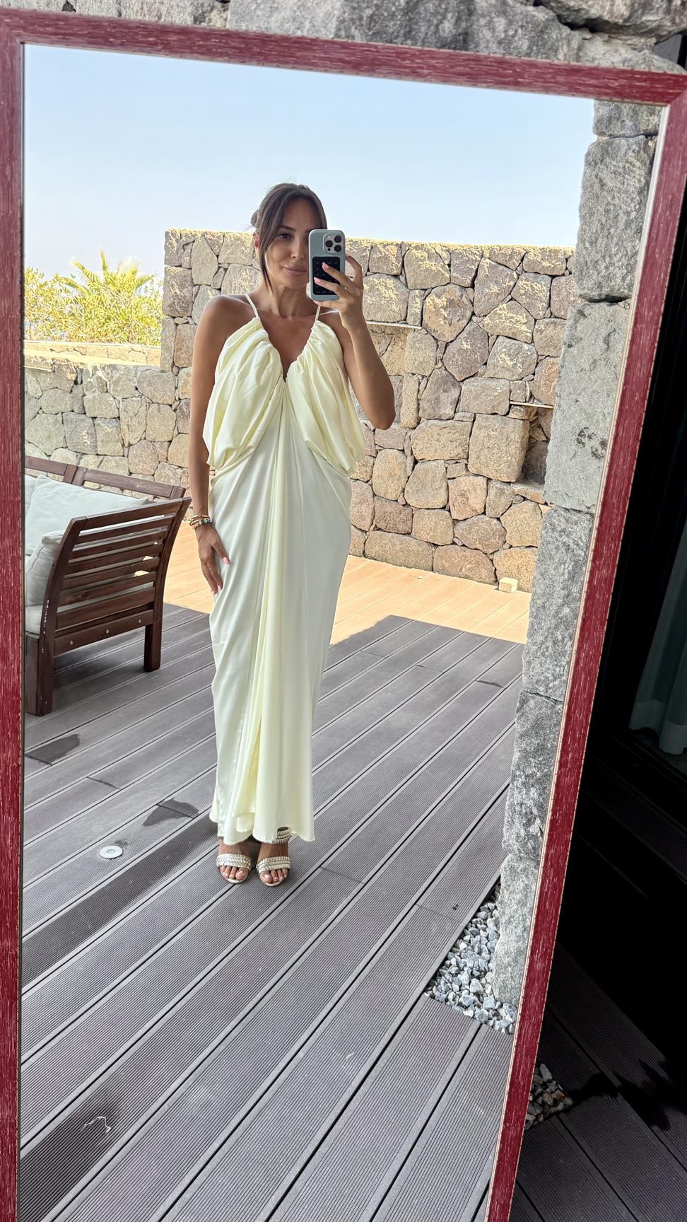 Sarı Saten Dökümlü Uzun Elbise