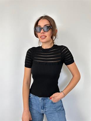 Siyah Ajur ve Fitil Dokumalı Kısa Kol Bluz