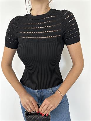 Siyah Ajur ve Fitil Dokumalı Kısa Kol Bluz