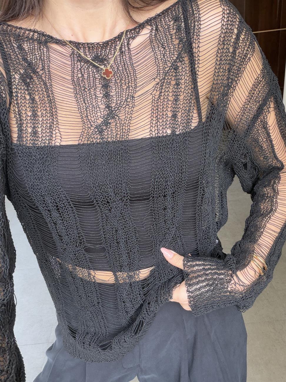 Siyah Ajurlu Saç Örgülü Bluz