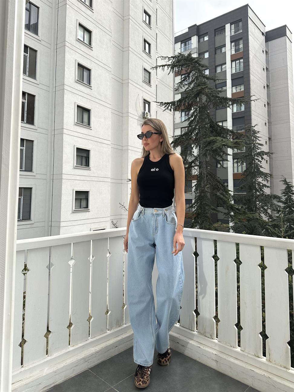 Siyah Alo Yüzücü Atlet