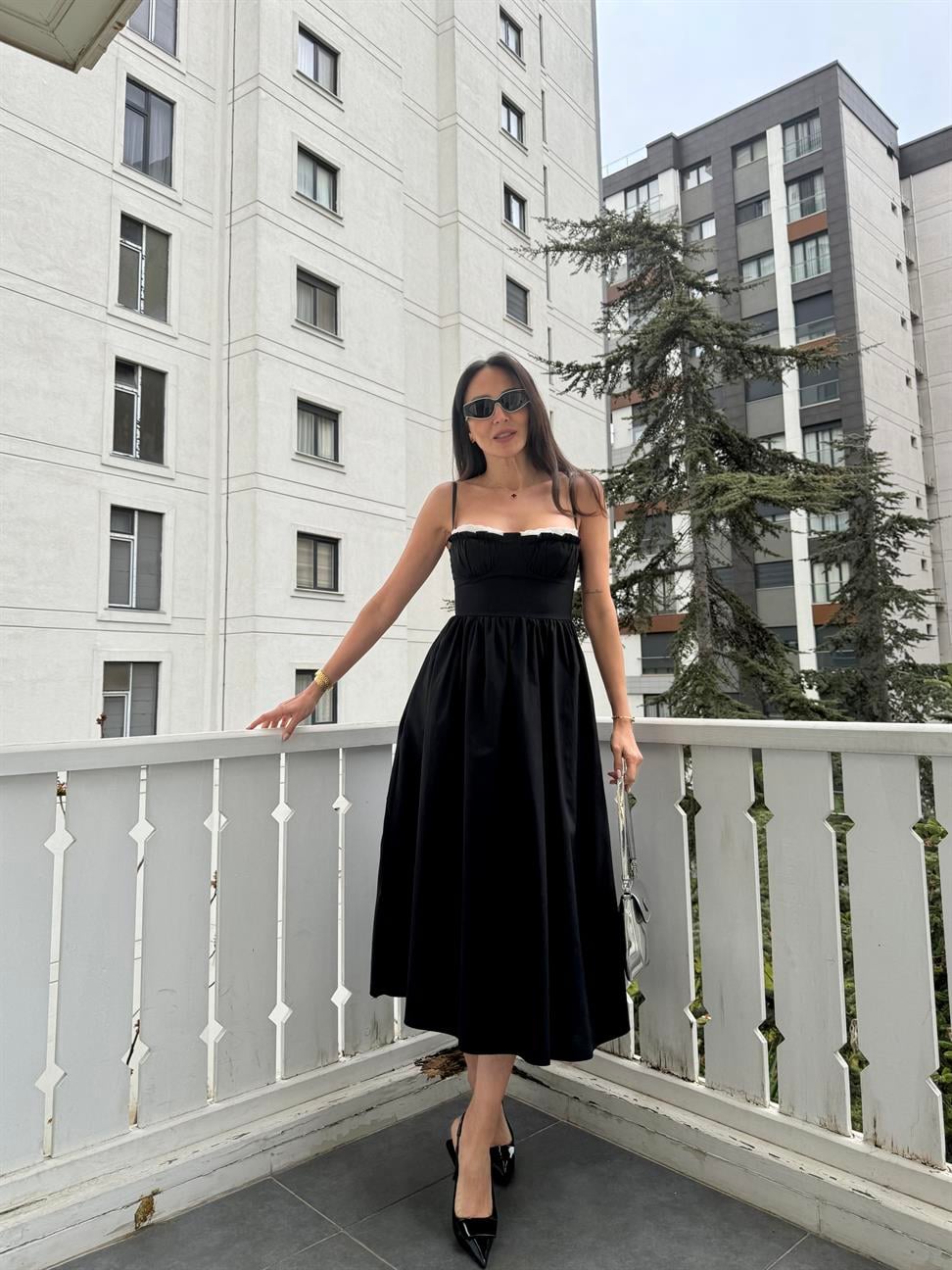 Siyah Askılı Cuplu Midi Elbise