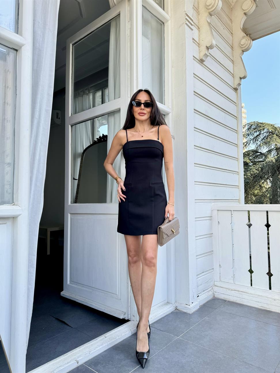 Siyah Askılı Mini Elbise